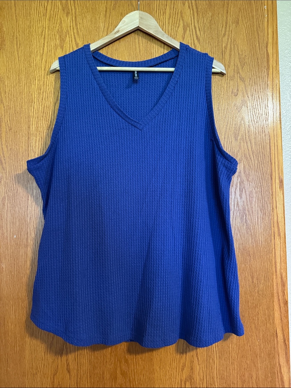 Sleeveless V-Neck Knit Tank Top - Cobalt Blue